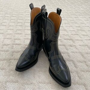 GANNI🤠Low Shaft Embroidered Western boots Size 38
